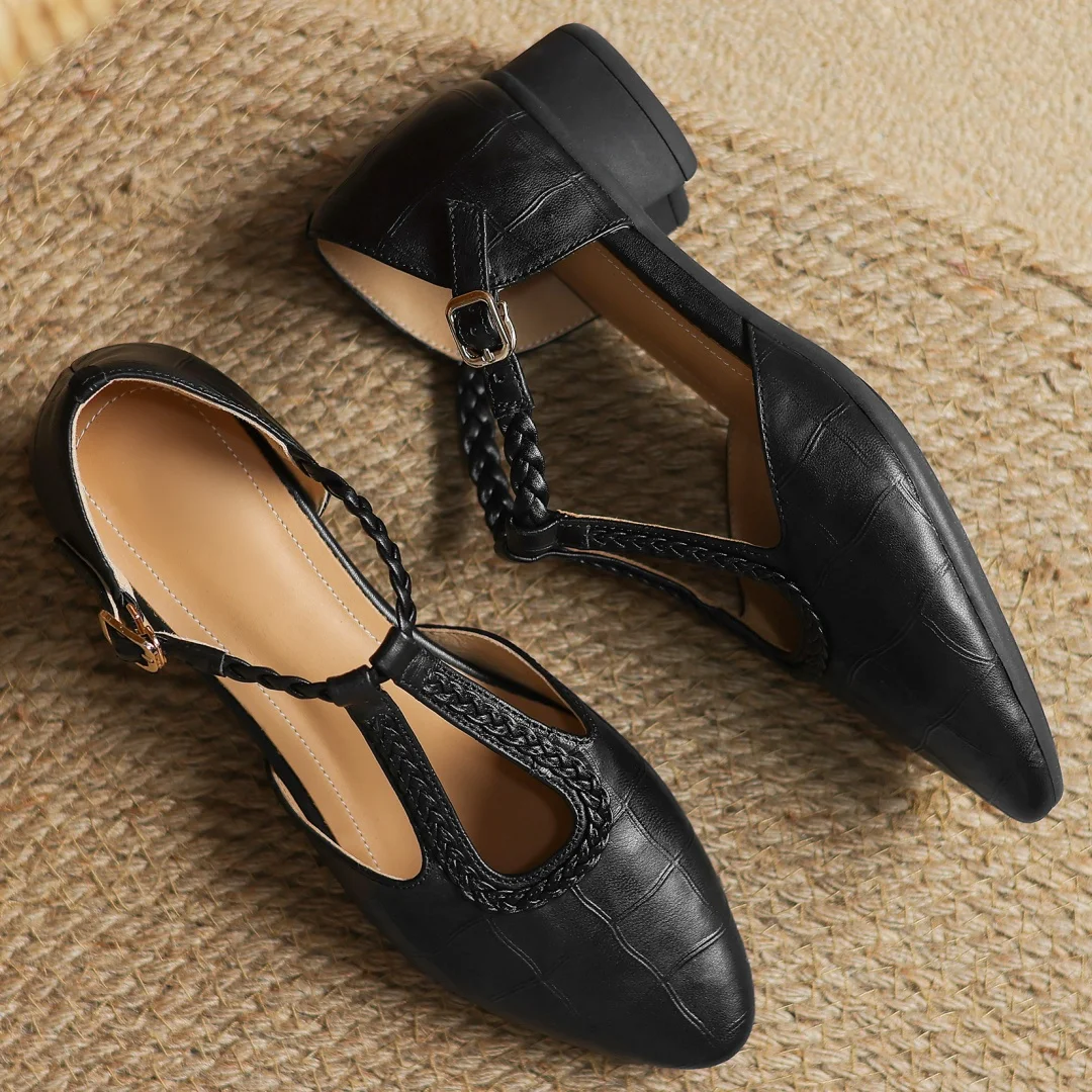 Ivana | Scarpe classiche in pelle con cinturino a T e dettaglio intrecciato