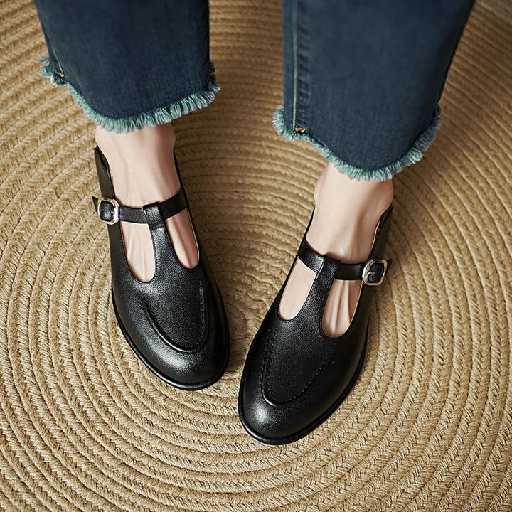 Clara | Scarpe con cinturino a T e tacco basso, foto 2