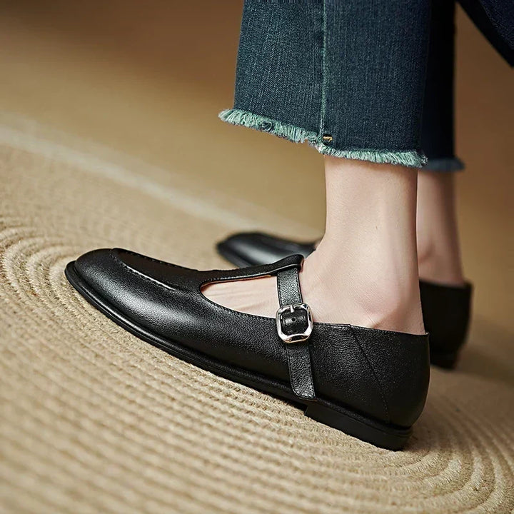 Clara | Scarpe con cinturino a T e tacco basso, foto 3