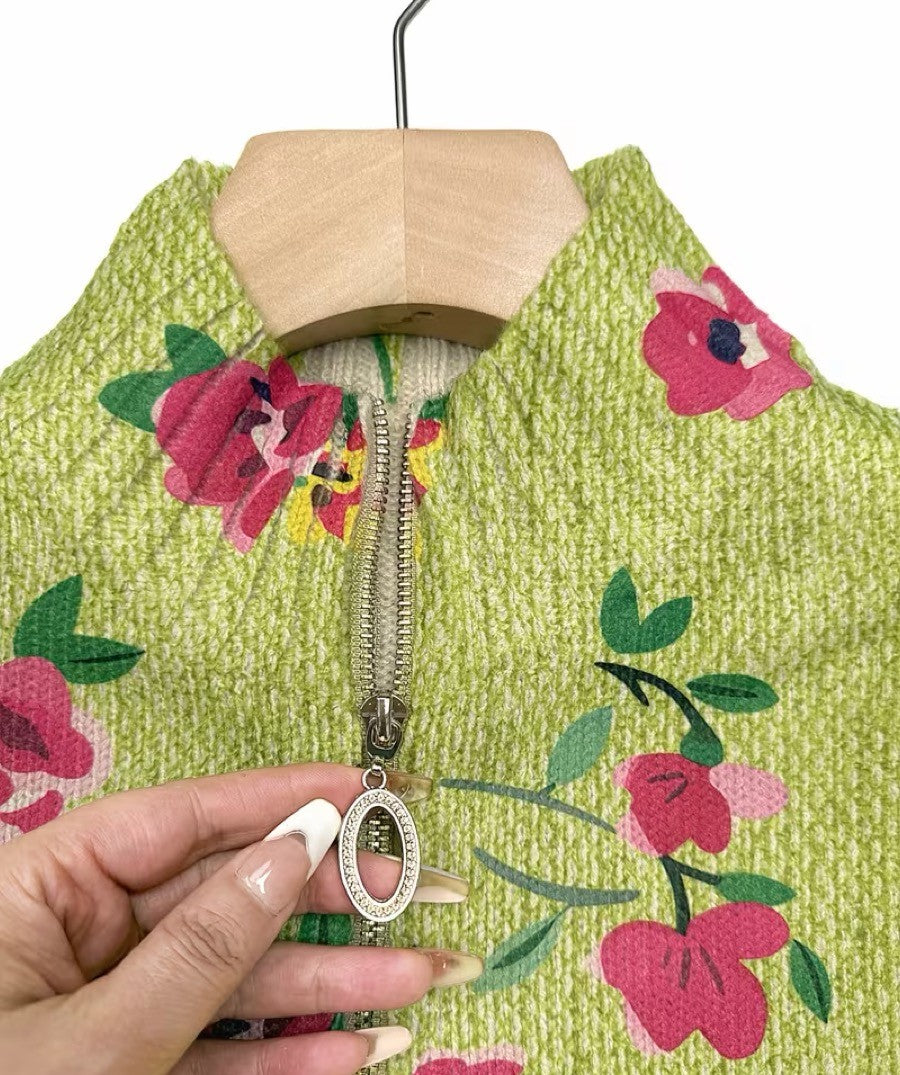 Donata | Cardigan con zip e fiori rosa su fondo lime