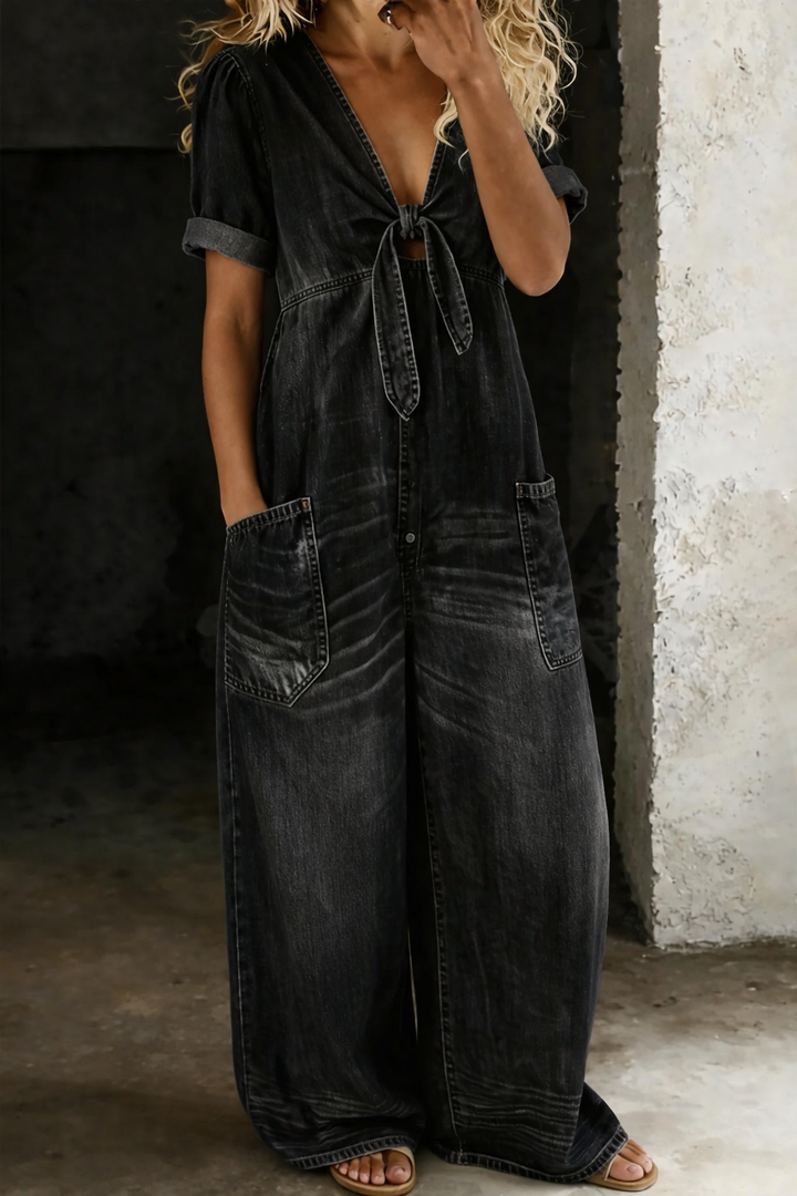 Jumpsuit a maniche corte con scollo a V Sofia – colore Nero